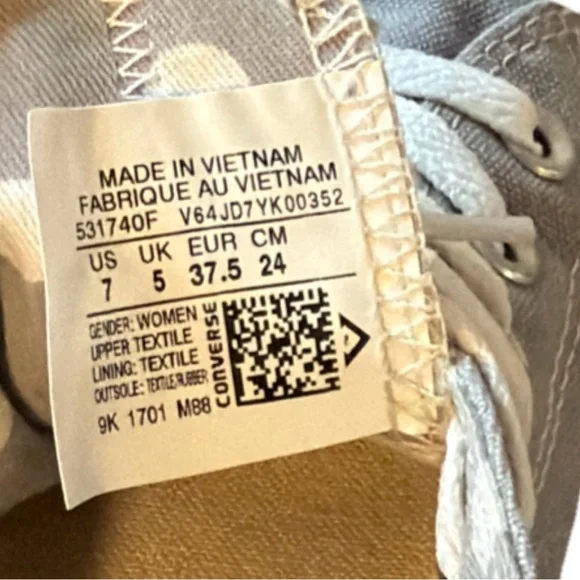 Converse Low-Top Sneakers in Light Gray and White Size 7 - Picture 6 of 8